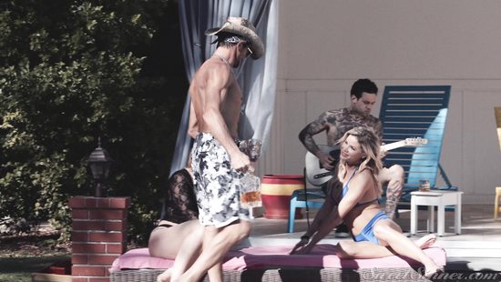 Tattooed stallion banging Jessa Rhodes