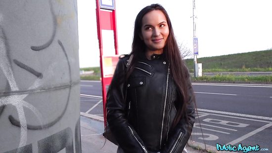 Amateur girl fucked on street