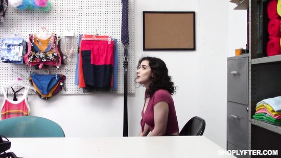 Shoplifter is fucked by officer