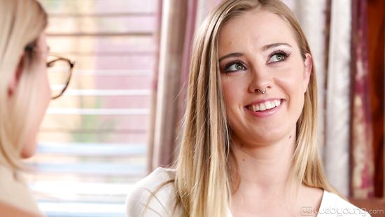 Schoolgirls are doing 69 oral