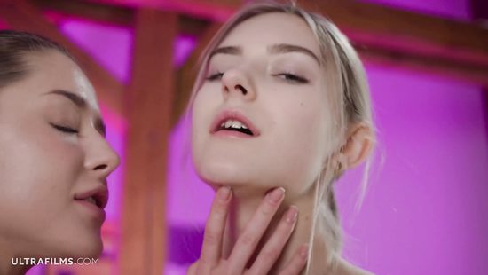 Four babes licking and kissing