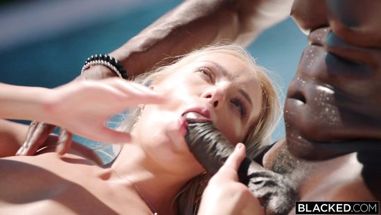 Interracial MMF 3some outdoors