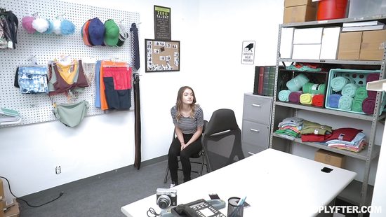 Teen chick fucked for shoplifting