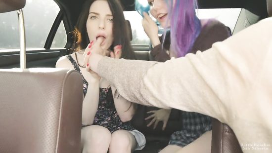 FFM threesome in a car