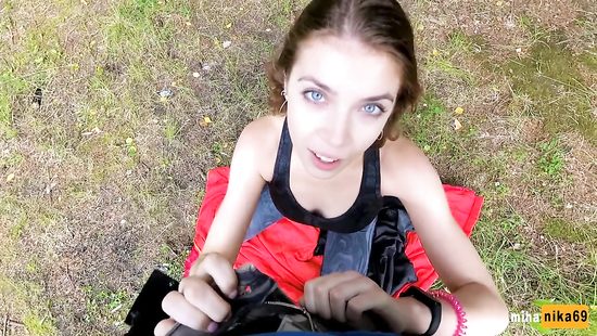 Blue-eye cutie fucks outdoors