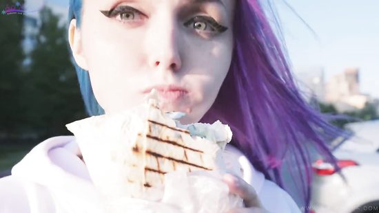 Foxy girl polishes hard cock