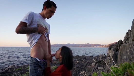 Asian chick is fucked outside