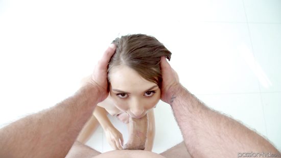 Gorgeous babe gets shagged