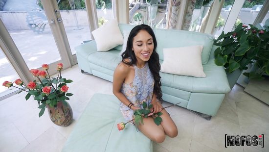 Girl craves for boyfriend's phallus