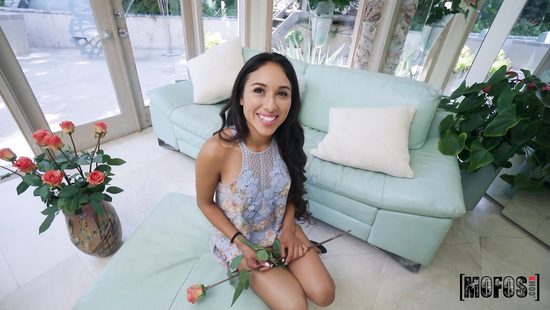 Girl craves for boyfriend's phallus