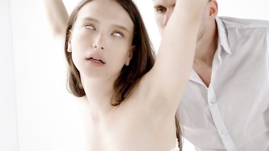 Gorgeous teen gets screwed