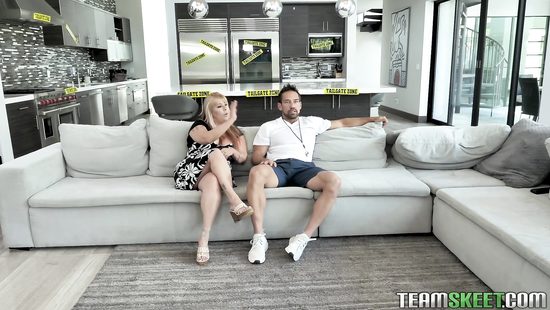 Blondes share stud's shaft