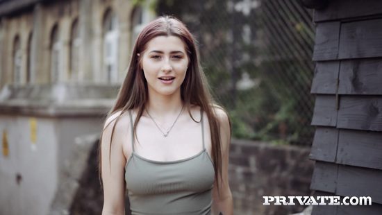 Lovely babe gets shagged