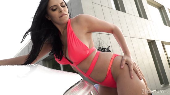 Kira Queen is banged outdoors