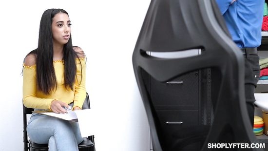 Security officer screws Kiarra Kai