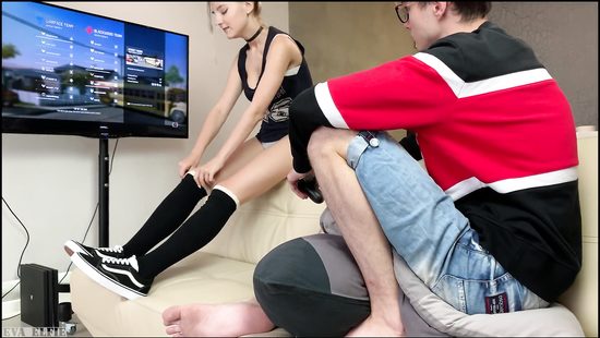 Eva Elfie is creampied