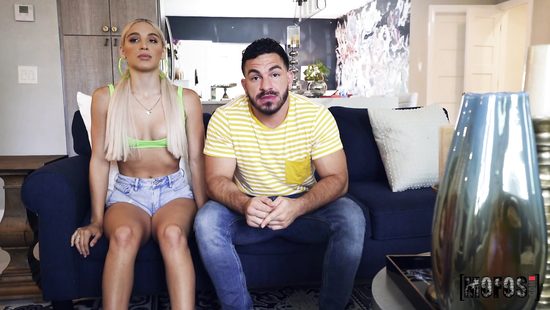 Bootylicious blonde is fucked sideways