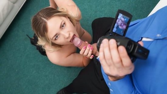 Selvaggia fucked at casting couch