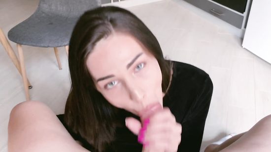 Girl sucks boyfriend's big cock