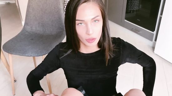 Girl sucks boyfriend's big cock