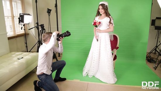 Cheaty bride gets shagged