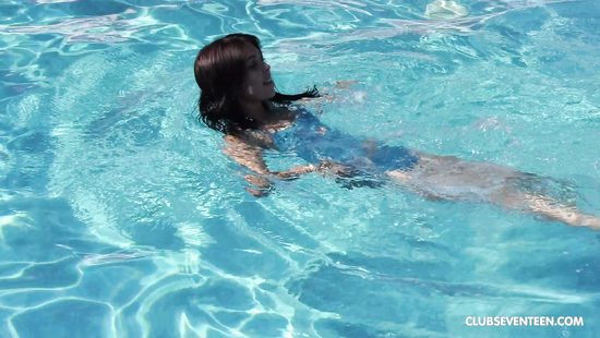 Sultry brunette getting the best throbbing of her life