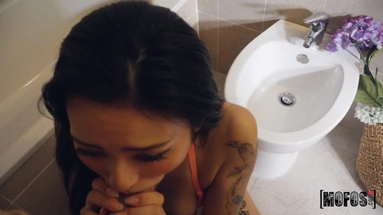 Tattooed brunette can't get enough of his ginormous junk