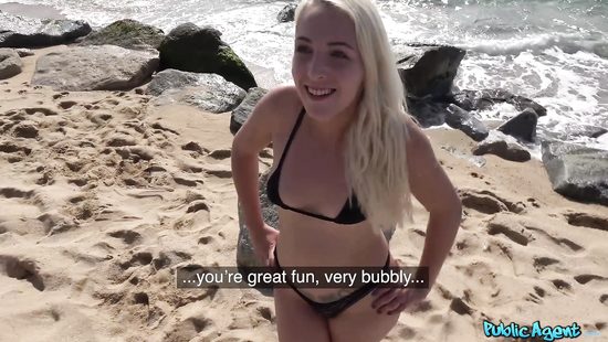 Steamy sex at the beach