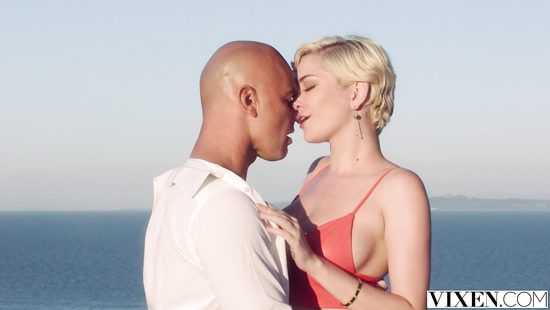 Interracial couple doing it on family vacation