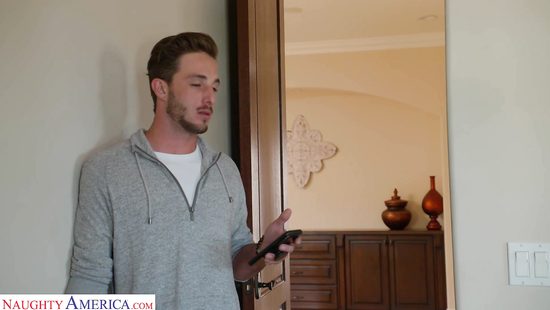 When your boss is Lucas Frost you'd want to bang her too