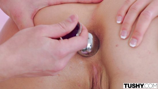 Horny brunette in an intense anal