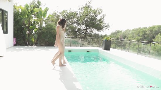 Girls devouring each other in a sensual threesome