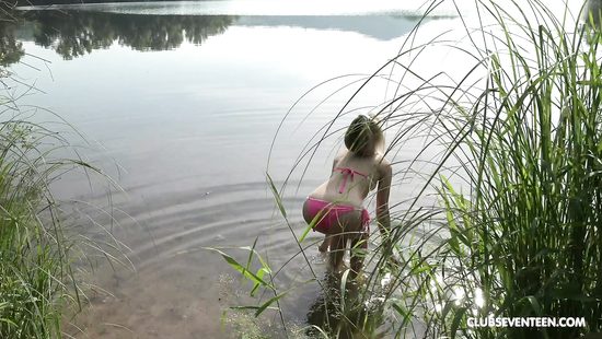 Lustful couple smashing in the wild