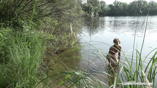 Lustful couple smashing in the wild