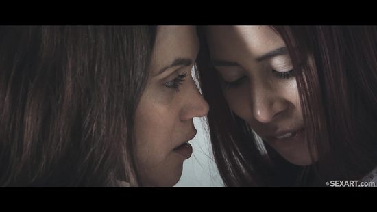 Lesbians with their bizarre pussy licking prowess