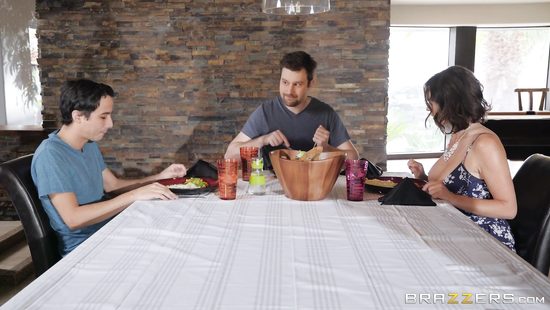 When hot stepmom prefers your cock to daddy's