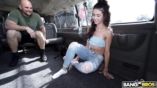 Girl agrees to smash stranger in his van