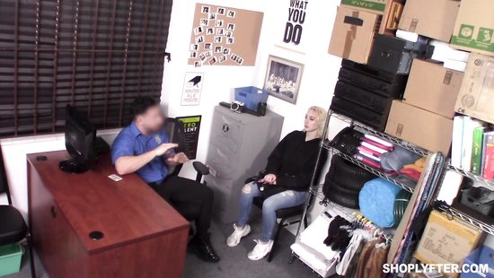 Hot shoplifter pays with her pussy