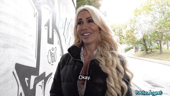 Sucking cock and getting smashed outdoors