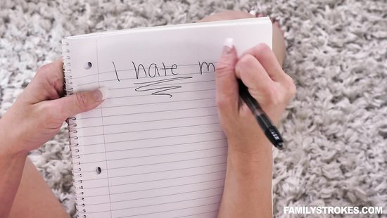 Nerdy dude feasts on pussy at work