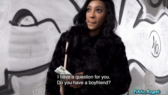 Asia Rae prefers her hotdogs extra large