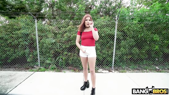 Big booty babe paid to fuck on cam