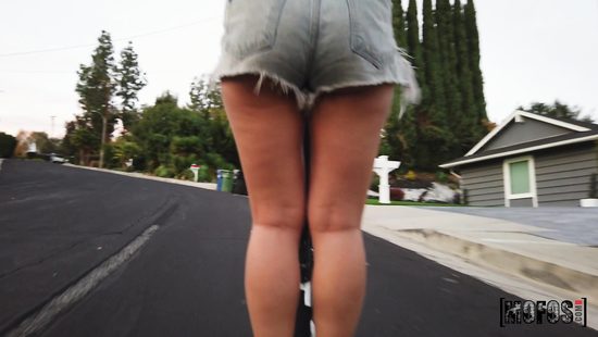 Amazing chick provides quality POV