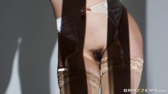 Elegant Asian nude porn for a top MILF