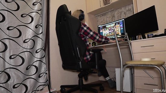 Bitch rides in insane modes