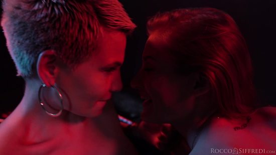 Perfect midnight lesbian XXX