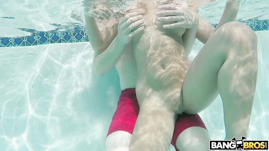 Latina wife throats and gets laid