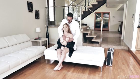 Webcam sex for a redhead with insane ass