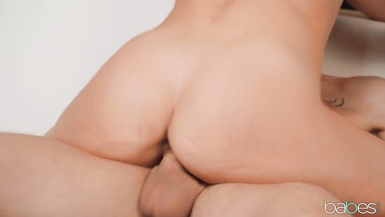 Dazzling chick throated and fucked