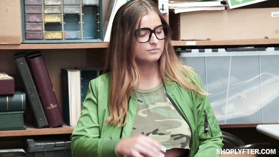 Ravishing babe hammered at security office for stealing